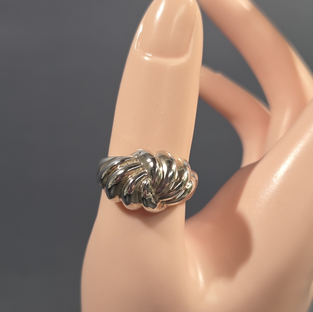 Genuine Vintage Sterling Silver Chunky Ribbed/ Knot Dome/ Ring/ Size (7.75)